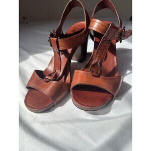 Frye Joy Leather T-Strap Platform Sandals Whiskey Brown Chunky Wood Heel Size